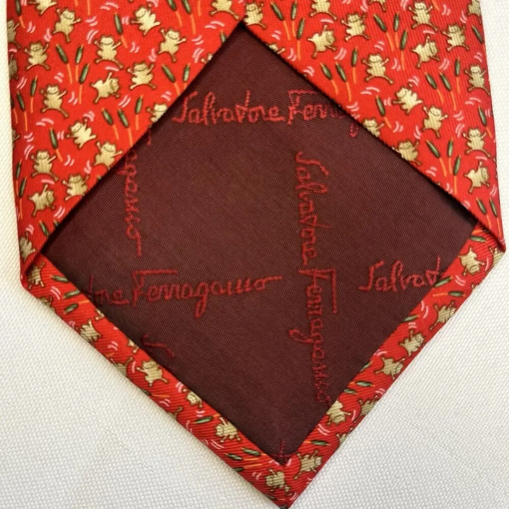Salvatore Ferragamo Men's 100% Silk Tie Frogs with Willows Red